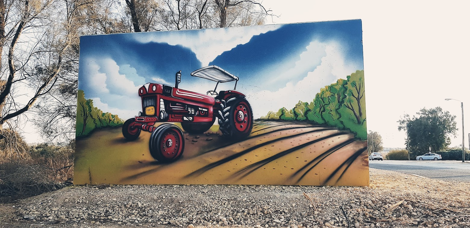 Eshkol Regional Council Junction north tractor1