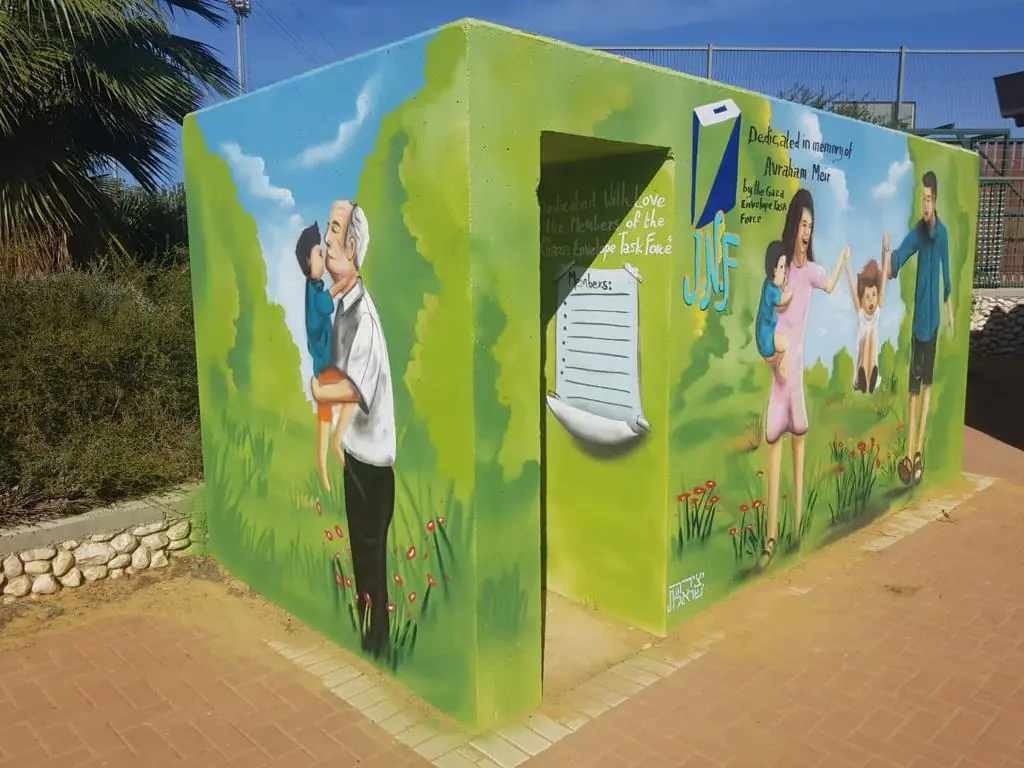 Meir Shelter Nofei Habsor Bus Stop4