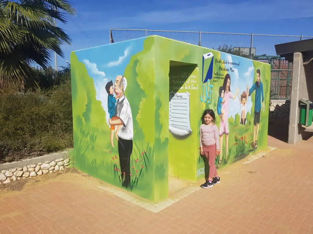 Meir Shelter Nofei Habsor Bus Stop6