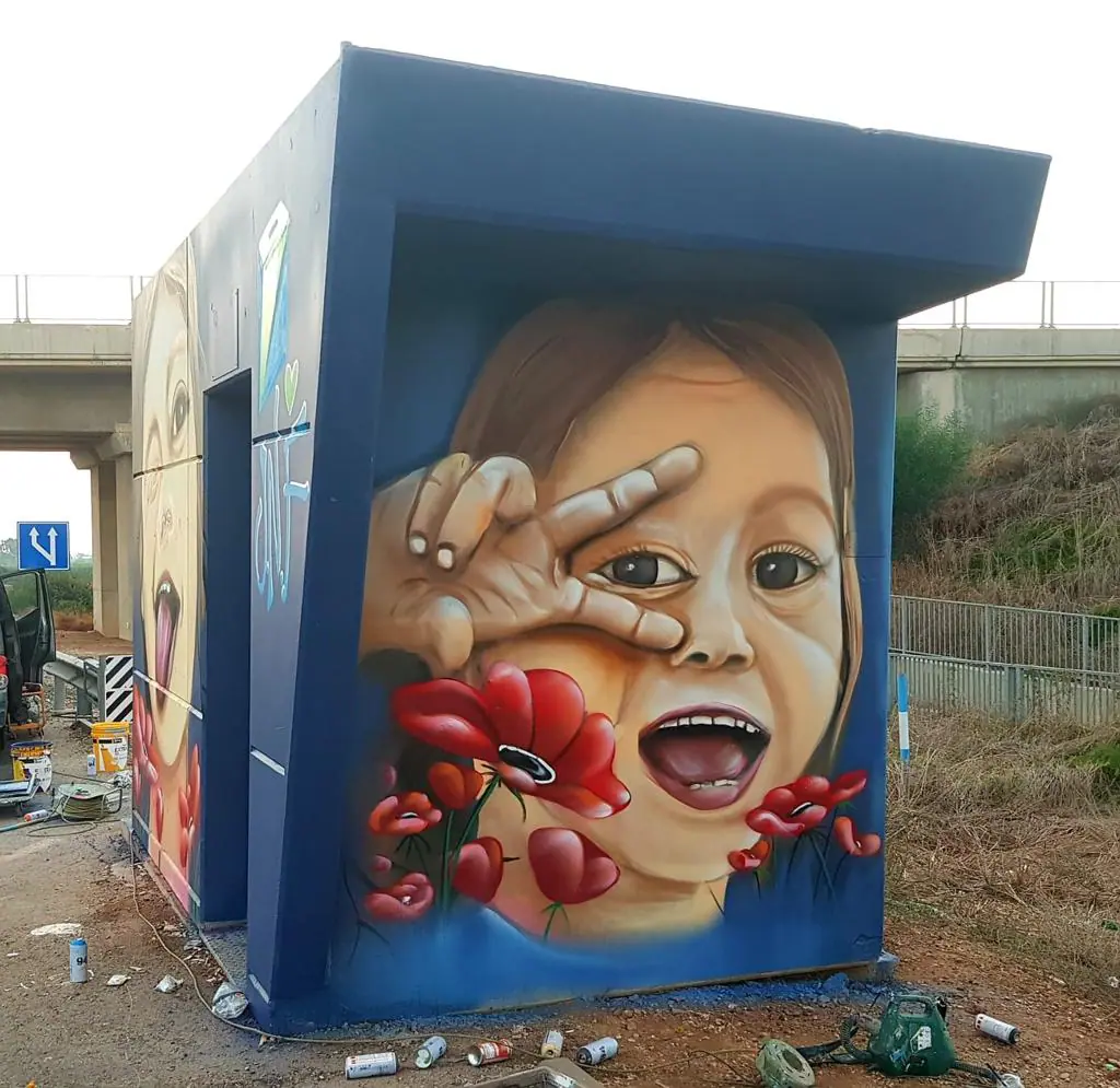 Sderot Bridge Girl3